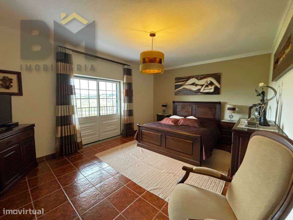 Moradia T4 com 5000m2 de terreno - Escalos de Baixo (Castelo Branco)-14