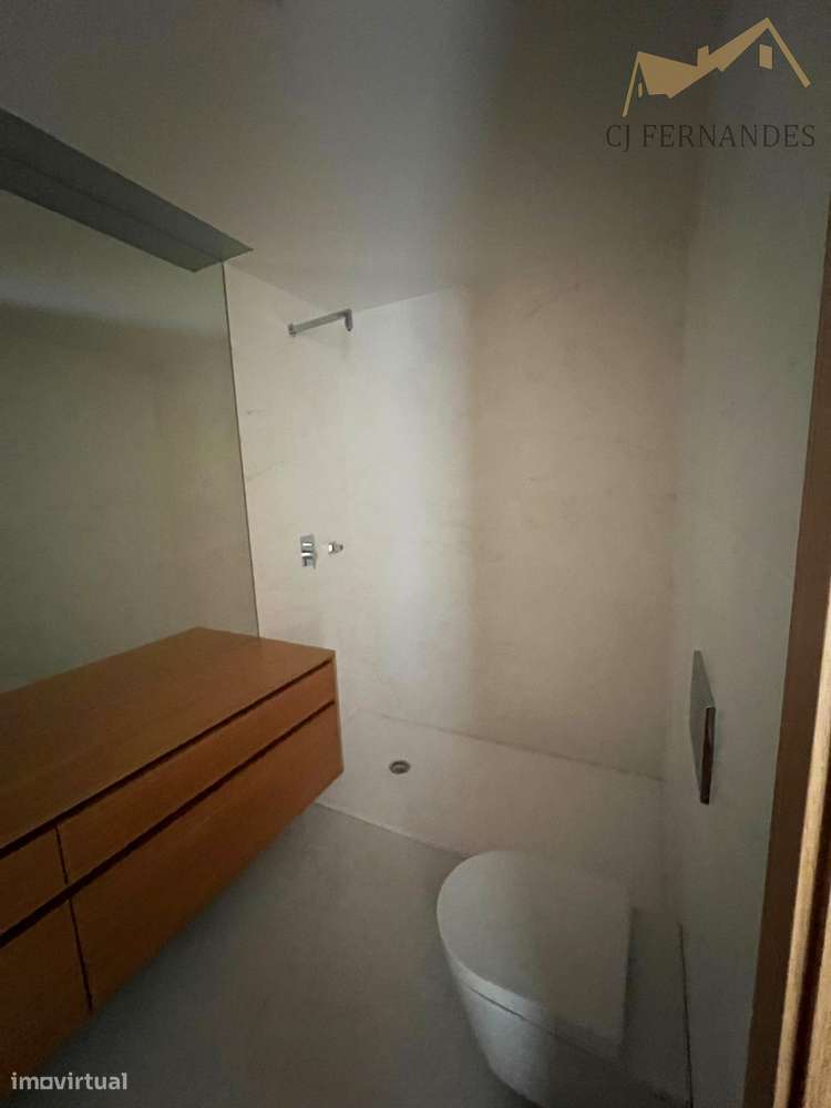 Apartamento T1 com Varanda na Maia-4
