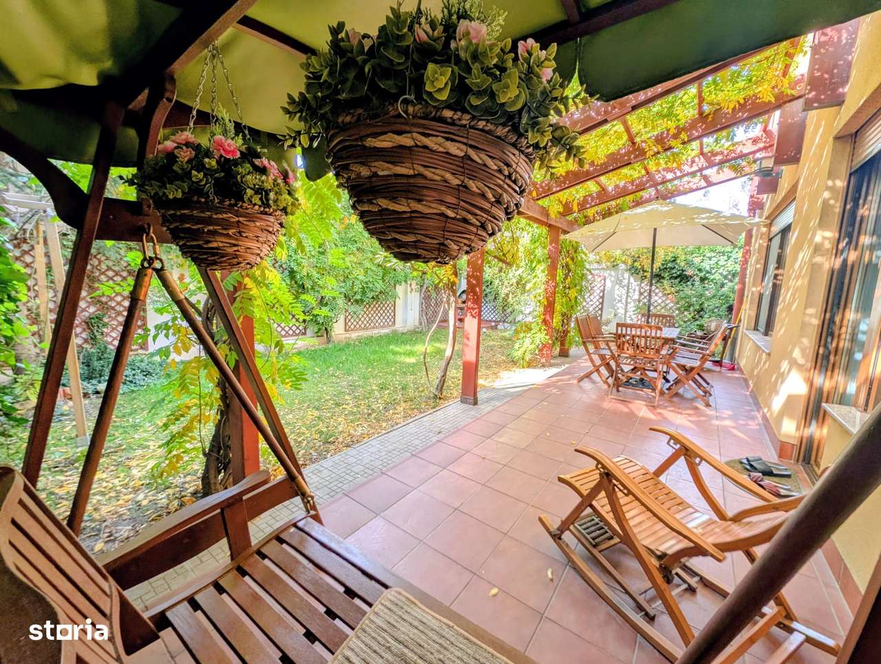 Coralilor-Damaroaia,eleganta si robusta,garaj,curte intima,vegetatie - Imagine principală: 5/20