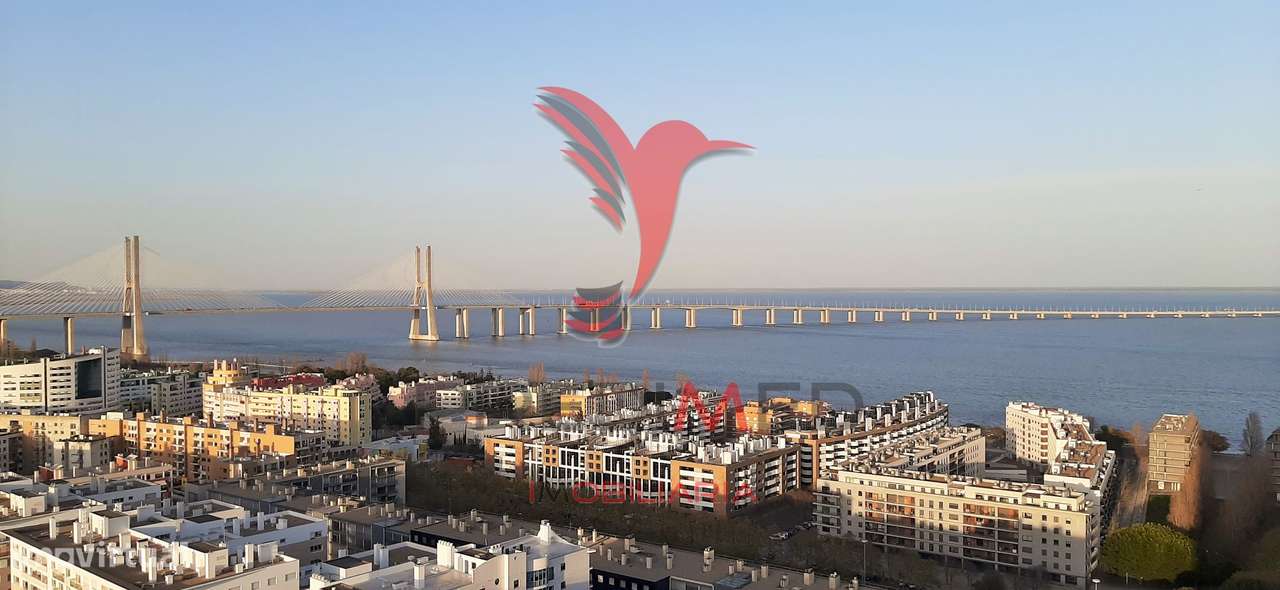 Requintado T1 com vistas deslumbrantes sobre o rio Tejo - Grande imagem: 4/25
