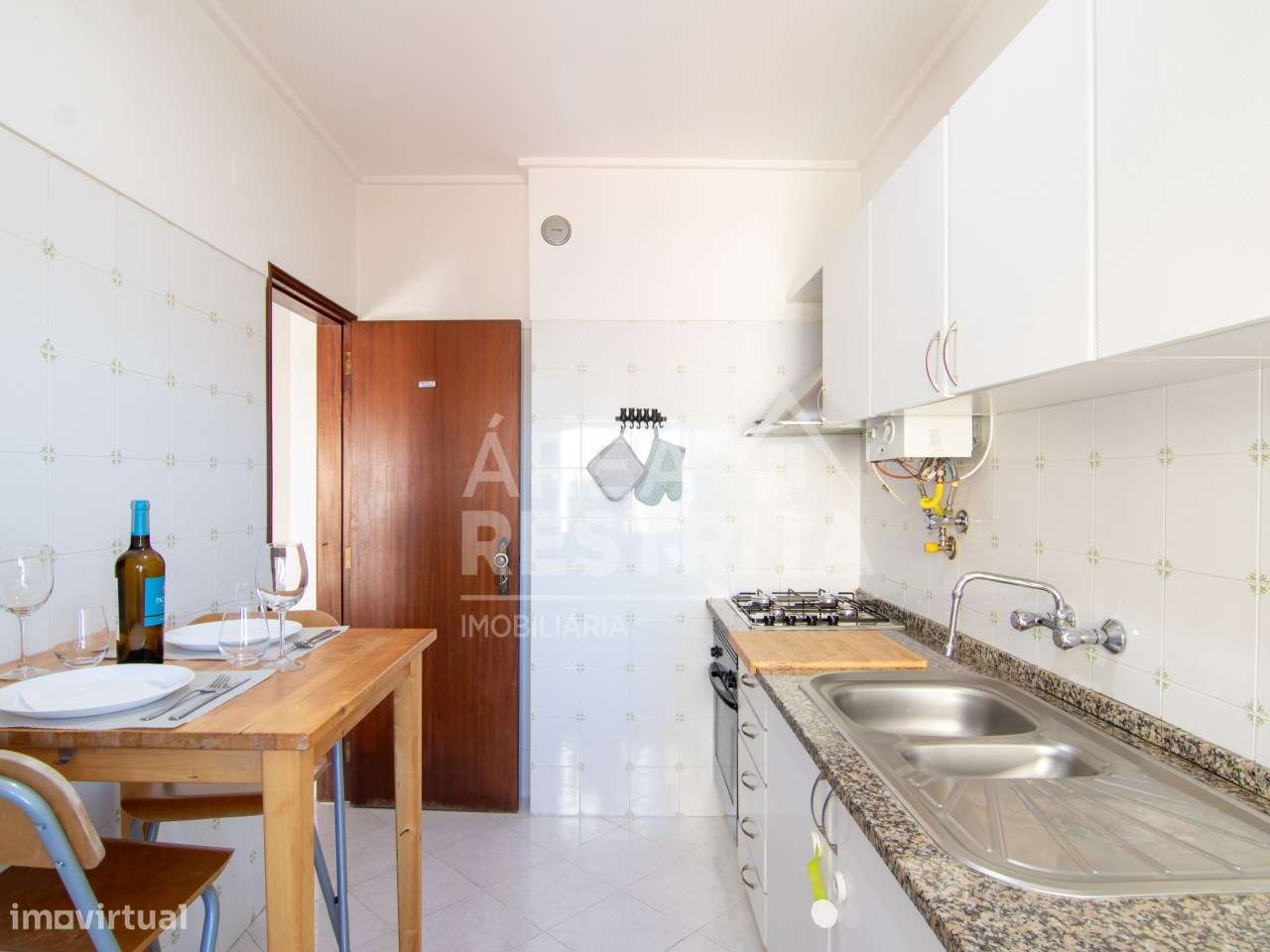 Apartamento T2, prédio com elevador-11