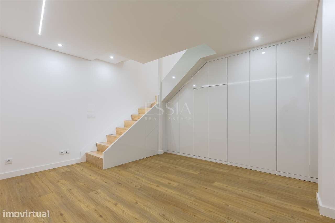 TO Duplex Centro Baixa Porto | T0 Faria Guimarães Metro Pronto Habitar-5
