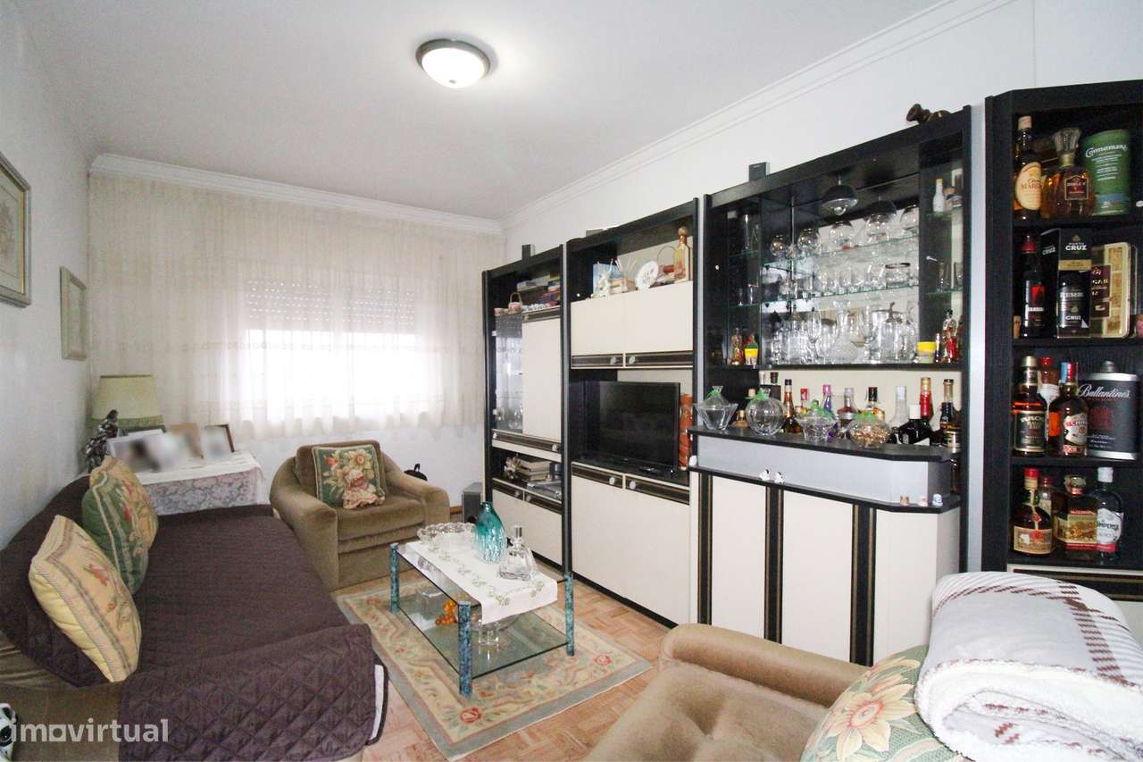 Apartamento T2 Amora - Seixal-7