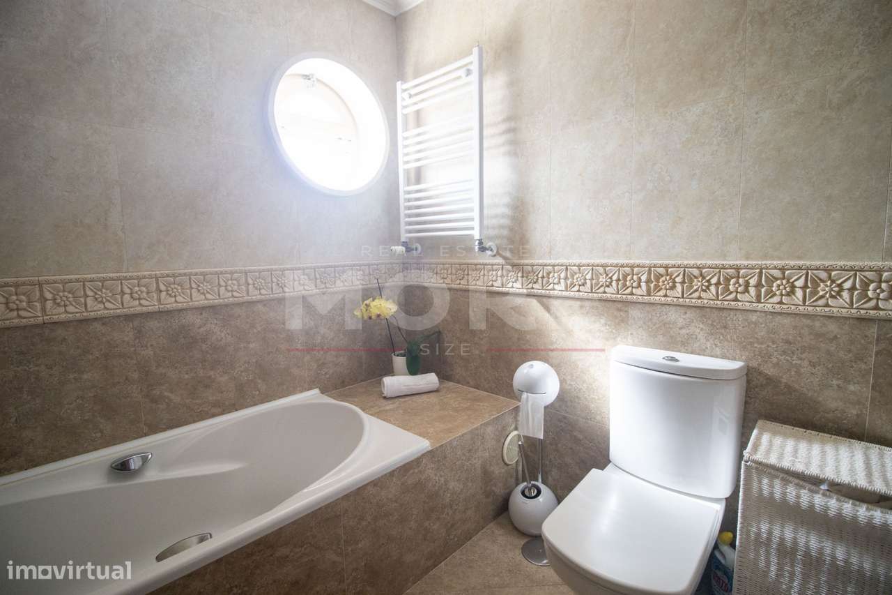 Moradia T5 independente de Gaveto - Caldas da Rainha-32