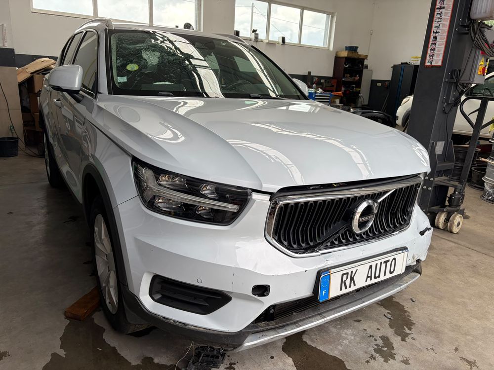 Volvo XC40 D3 SCR AWD Momentum 2020