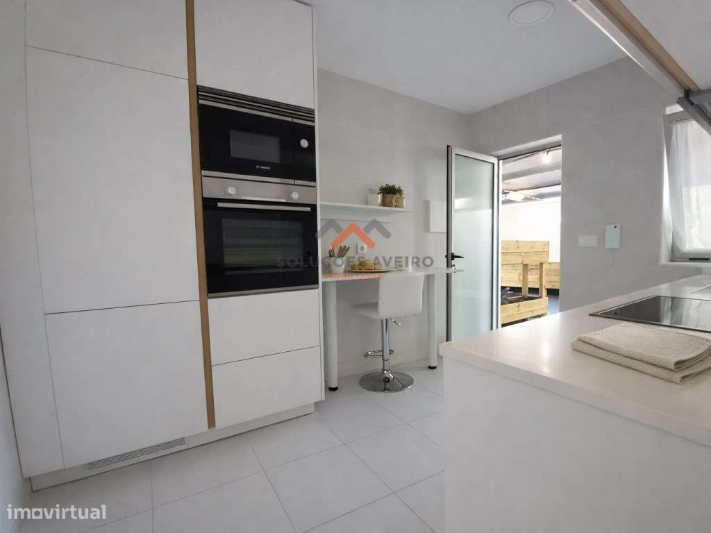 Apartamento T2 Totalmente Renovado em Esgueira Oportunidade Única! - Grande imagem: 2/19