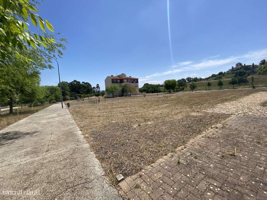 Lote de Terreno para construção de 8 fogos - Grande imagem: 5/16