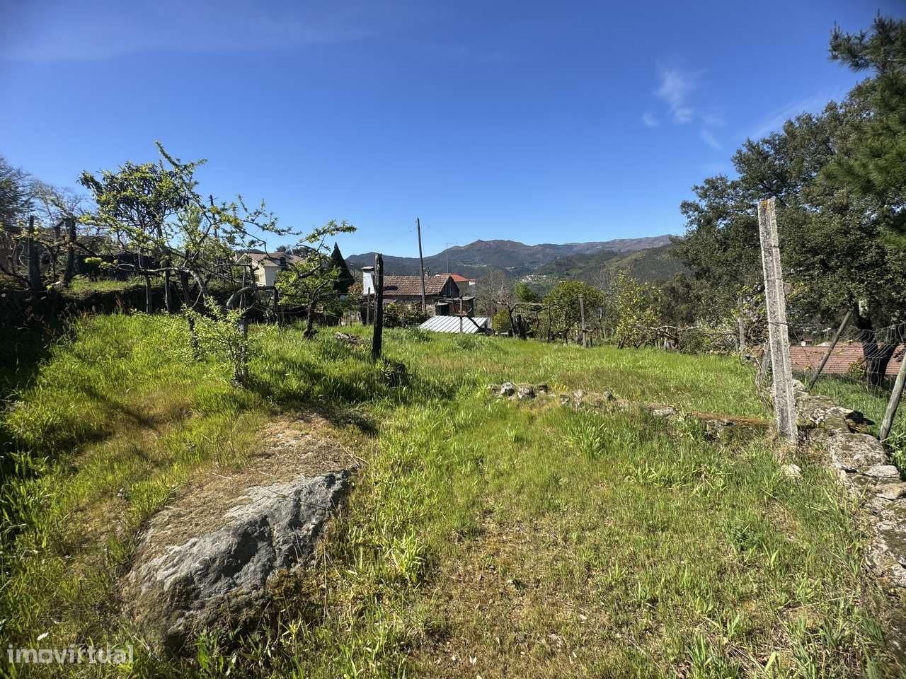 Moradia em granito p/ recuperar – Oliveira de Frades-7