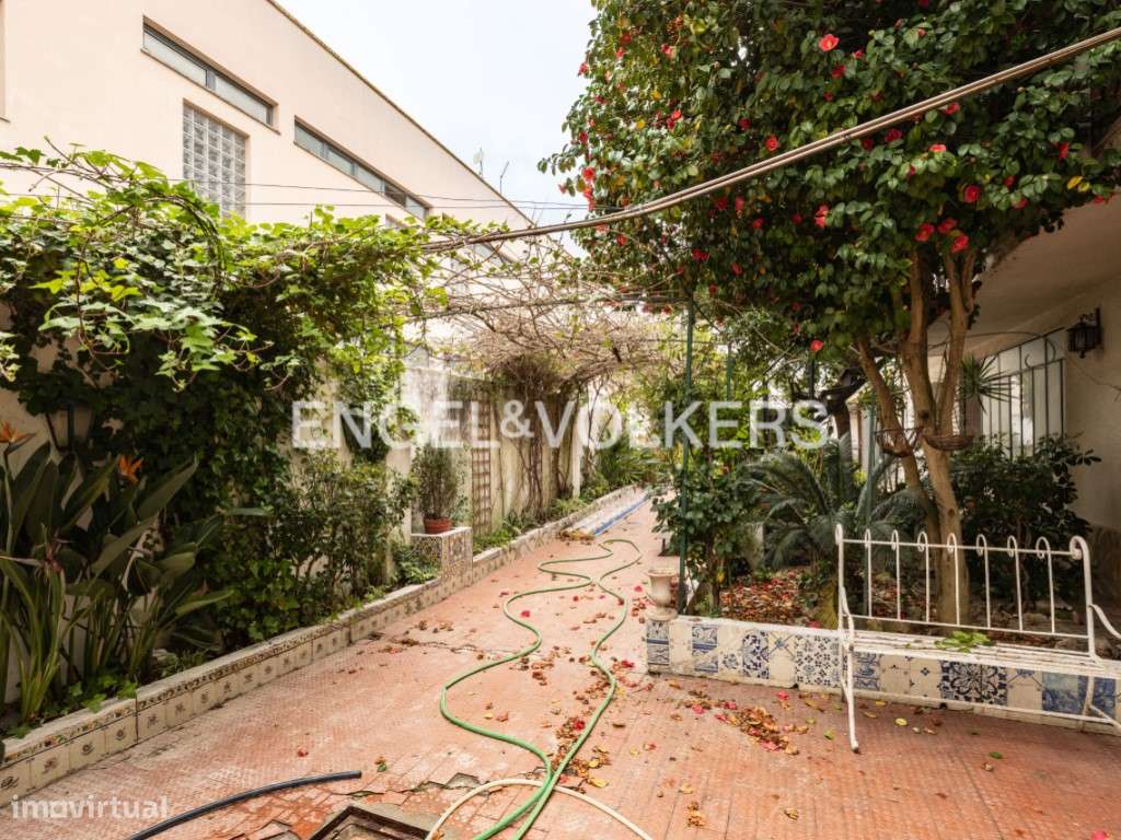 Excelente moradia T6 com AL situada no centro de Almeirim-34