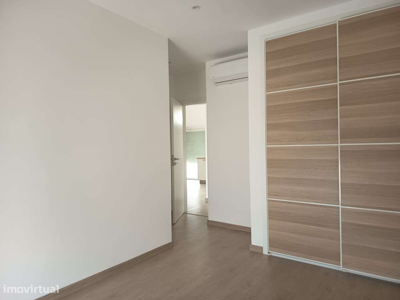 Excelente apartamento T4 grande c/novo no Barreiro junto rio-3