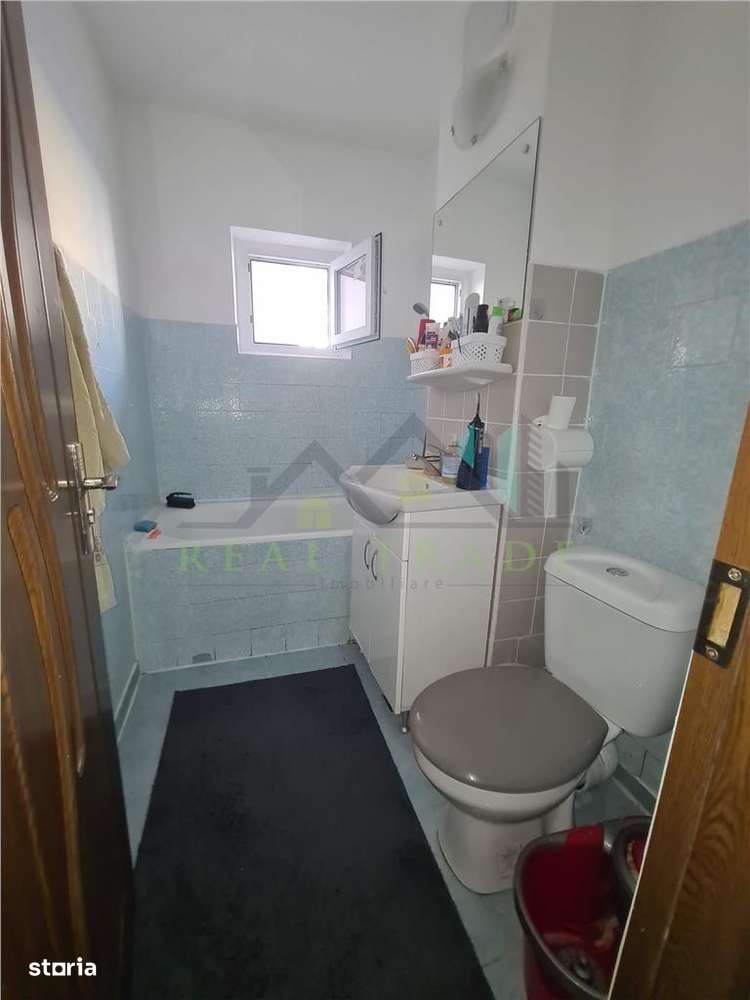 Apartament 2 camere decomandat intrare Racadau- Carpatilor-7