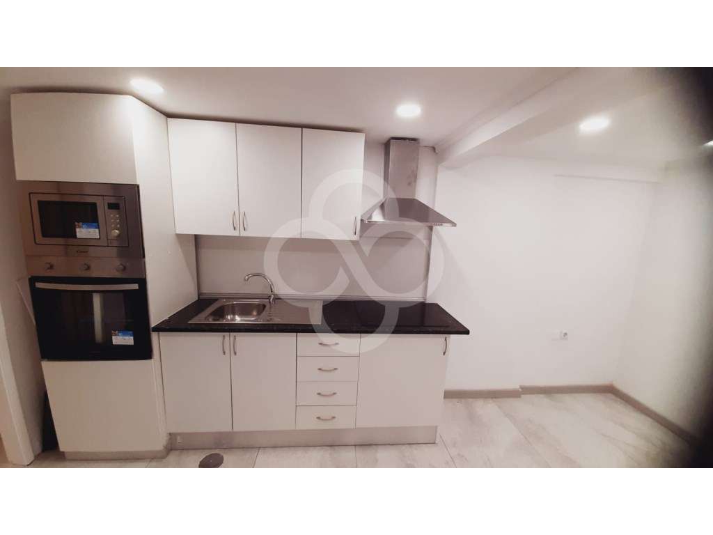 Espaço Comercial Transformado em Apartamento para Venda em Vale de ... - Grande imagem: 1/22