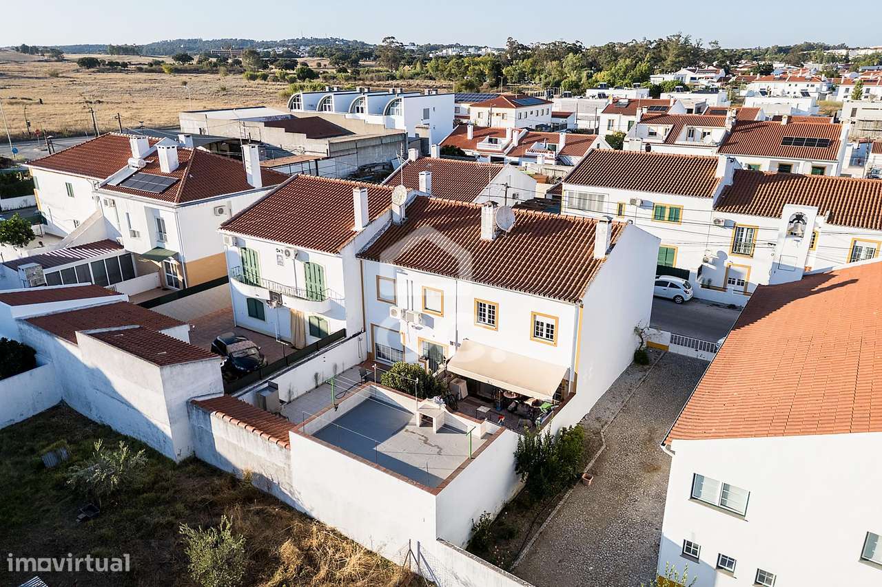 Moradia T3 c/ Garagem, Quintal e Terraço no Bairro da Casinha, em Évor-36