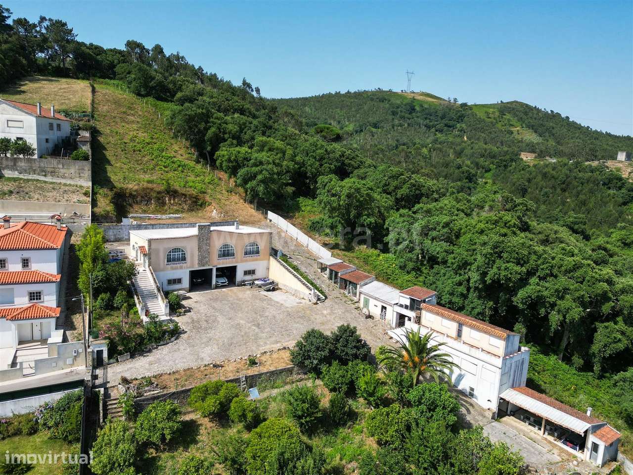 Moradia com 4.753m2 de terreno - Grande imagem: 5/19