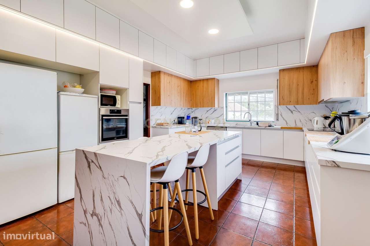 Prédio com 2 apartamentos+garagem+terreno-42