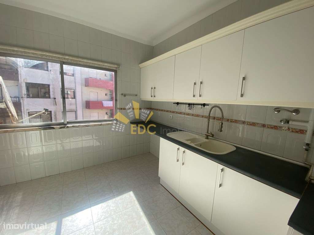 Apartamento T4 com Grande Potencial e Ótima Localização | Localizad...-11