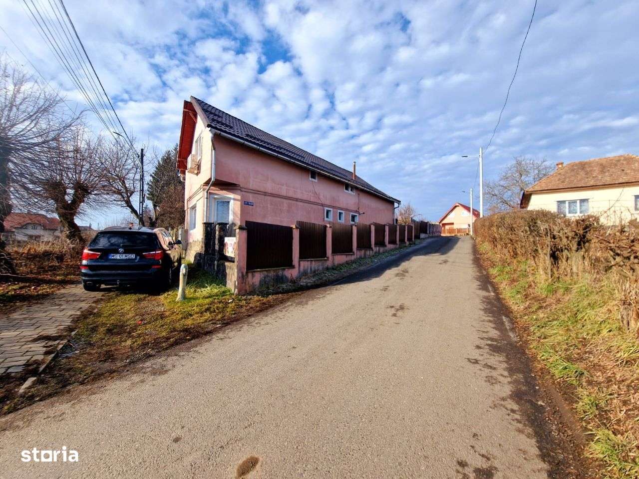 Casa in Sancrai singur in curte 2 garaje 771 arii teren la Principala - Imagine principală: 2/16