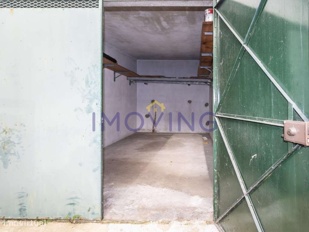 Prédio, moradia e garagens para Investimento-38