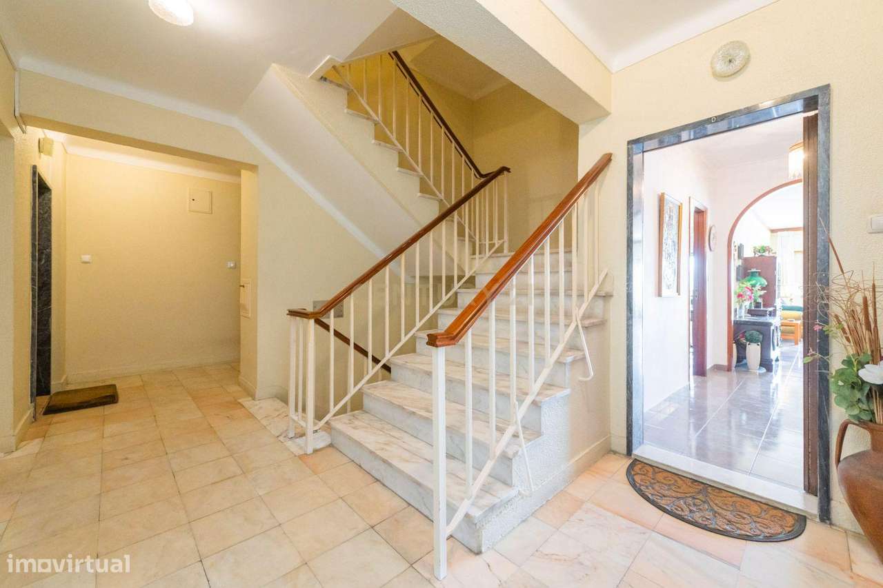 Excelente T4 c/Box | São Domingos de Rana-46