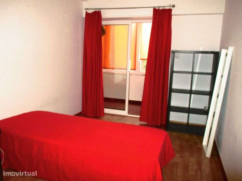 Apartamento T3 em São Miguel das Encostas - Grande imagem: 4/12