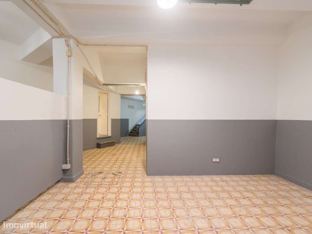 Loja para Investimento ou Comércio - Falagueira, Amadora-25