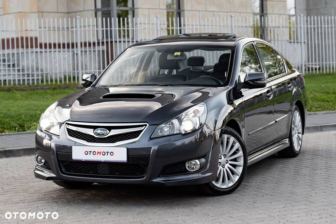 Subaru Legacy 2.5i GT - 11