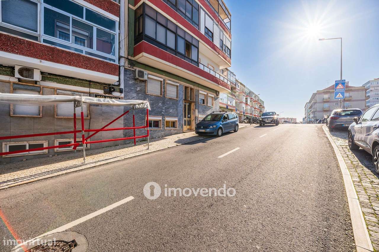 Apartamento T2, com logradouro grande, em Odivelas-39