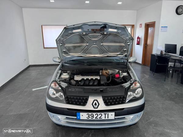 Renault Clio 1.2 16V Privilège - 17