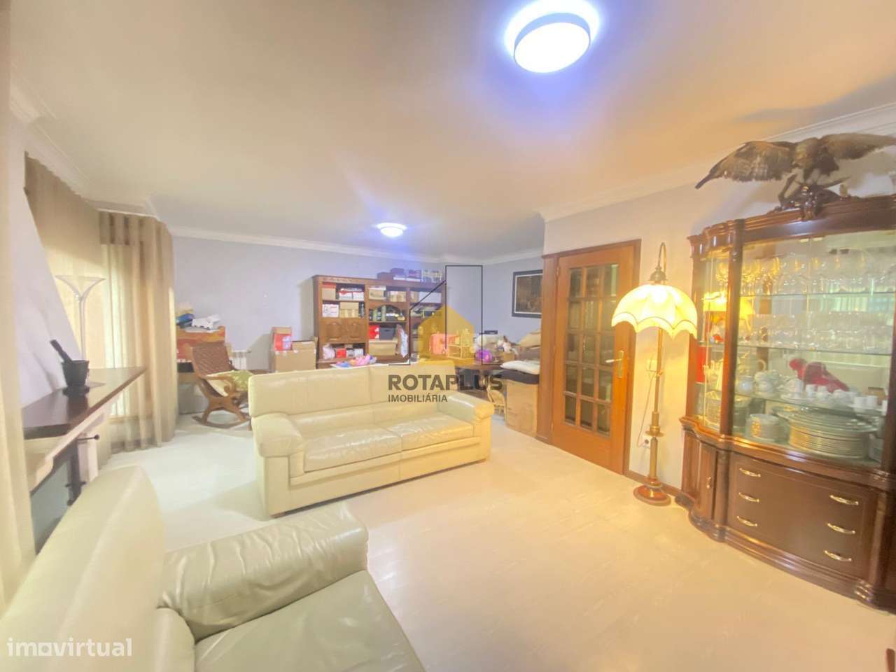 Moradia T4, Salão de Convívio e Excelente Localização-7