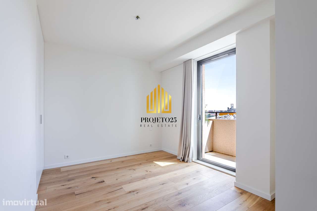 Apartamento T2, 3 Varandas Sul e Poente 13º Piso Vistas Deslumbrantes!-18