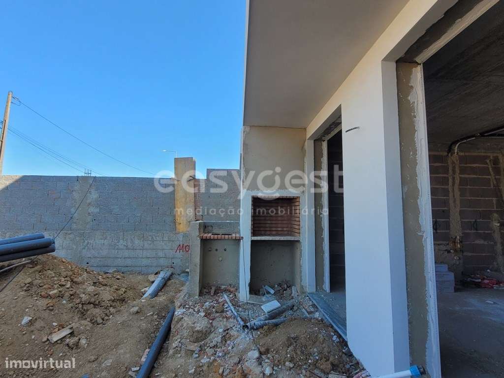 Moradia T4 Nova em Condomínio Fechado com Jardim Privativo e Garage... - Grande imagem: 4/41