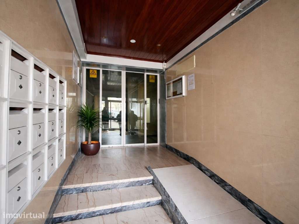 Apartamento T3 com Marquises-21