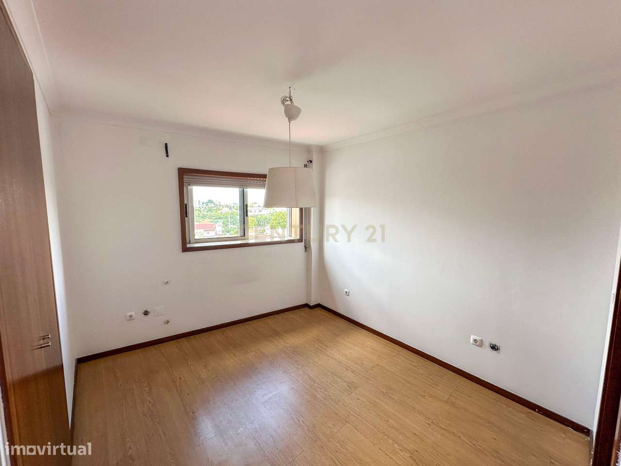 T2 ultimo piso junto ao centro- paredes-24