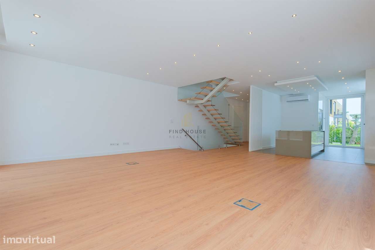 Moradia T3 com  garagem e piscina em Alcoitão, Alcabideche-6