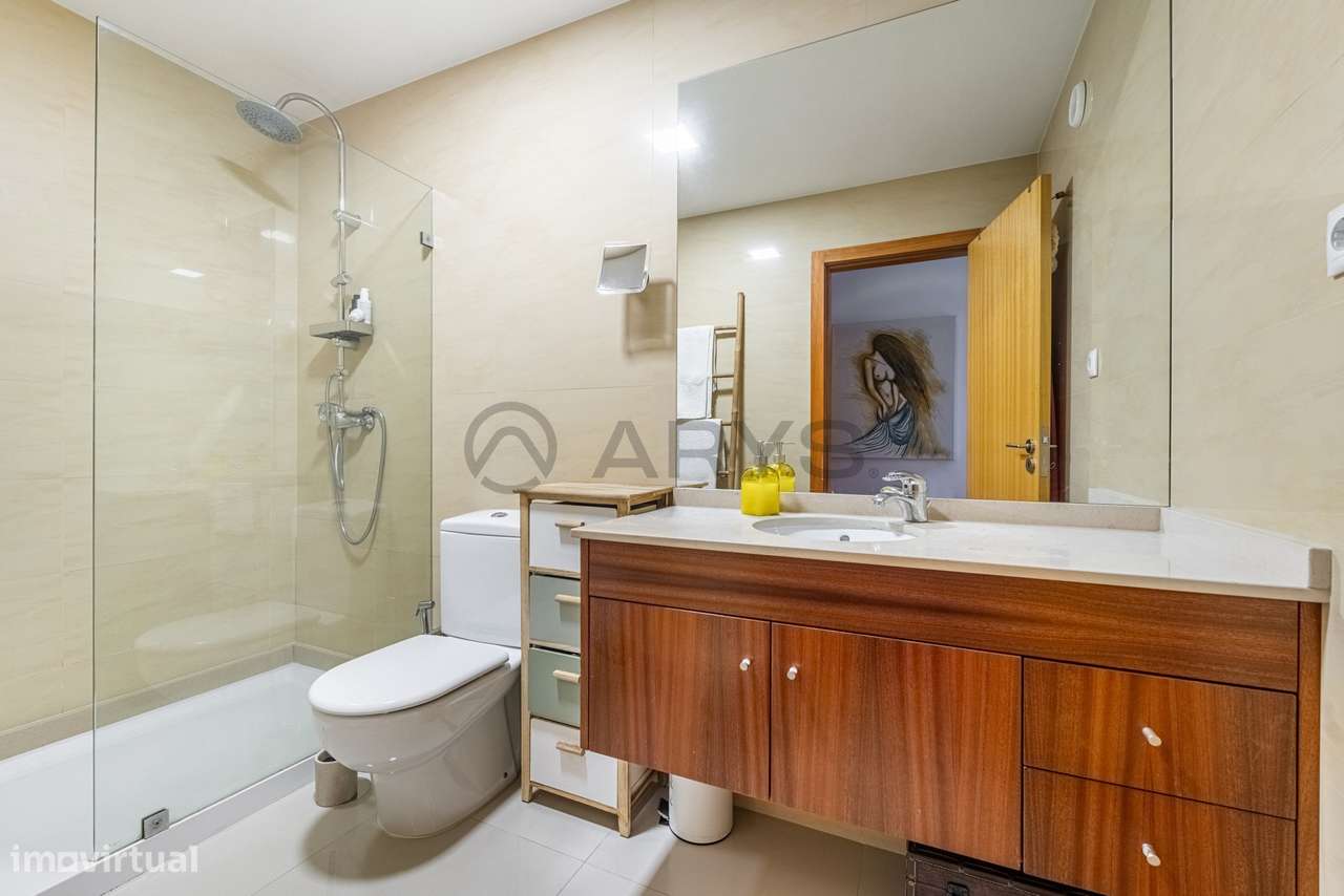 Apartamento T4 localizado no coração da cidade de Braga-12