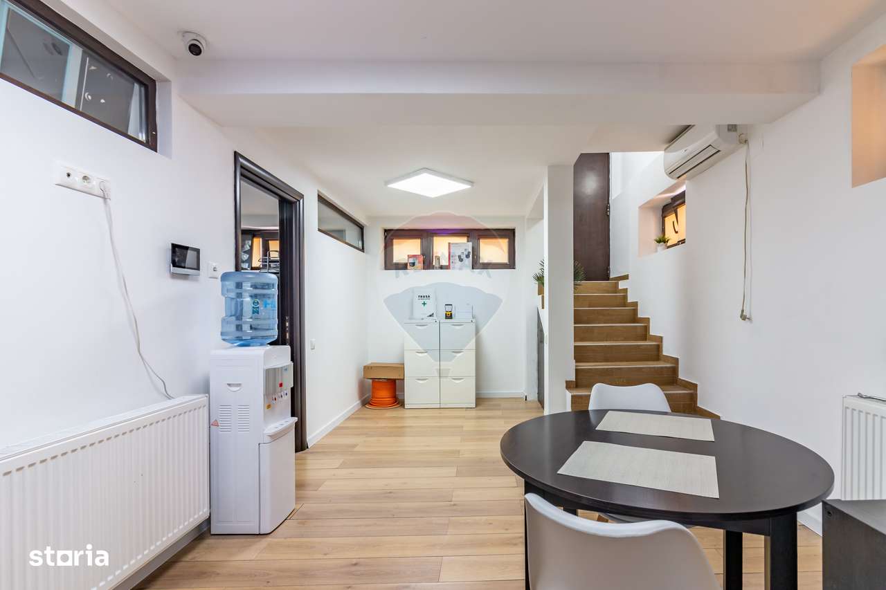 Apartament 4 camere de vanzare,Agricultori 80,sector 2