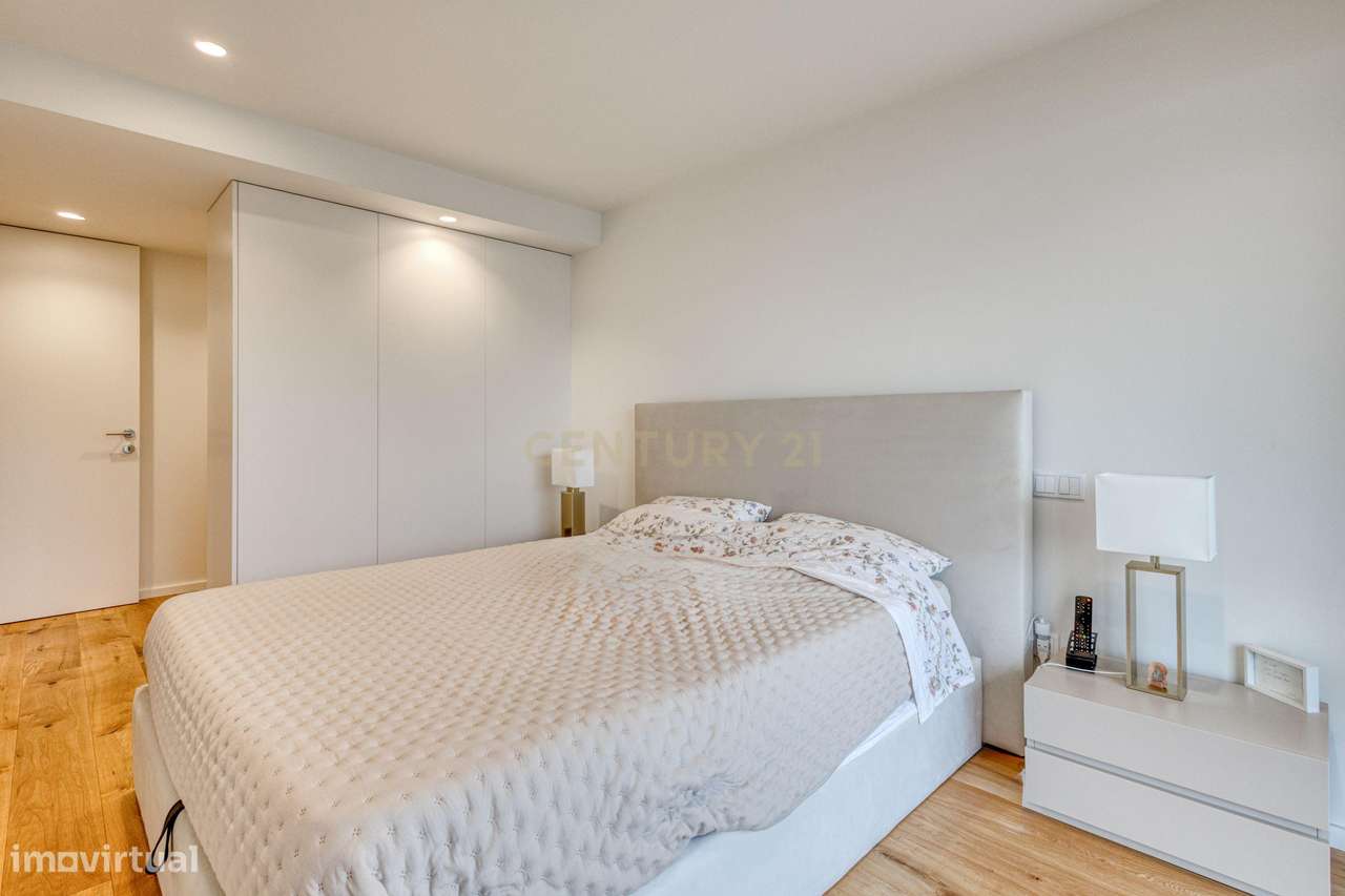 T2 Semi-Novo com varanda na Madalena-15