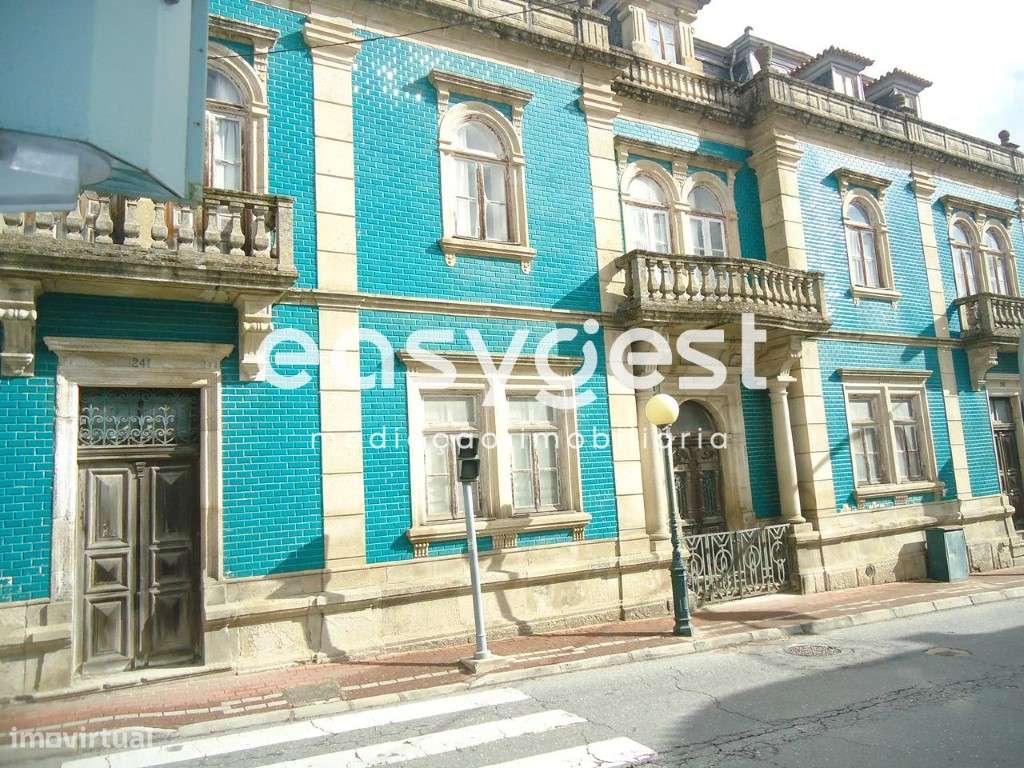 Palacete T19 com 3 pisos situado na Vila do Tortosendo, Covilhã - Grande imagem: 3/49