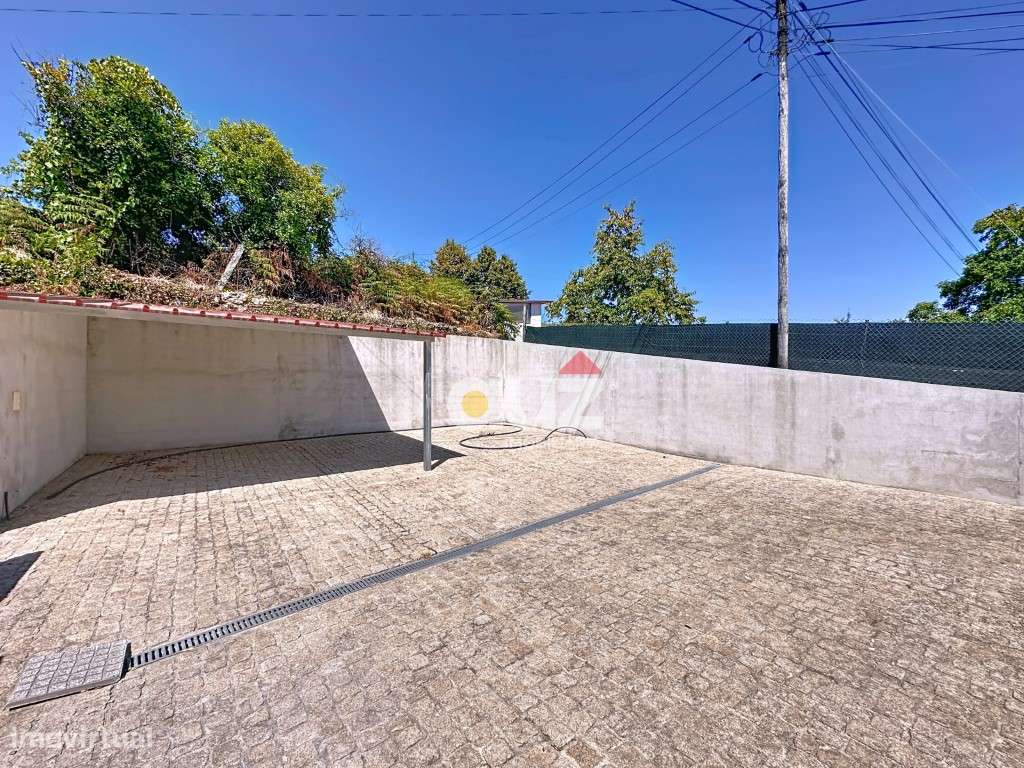 Moradia Geminada Renovada T3-23