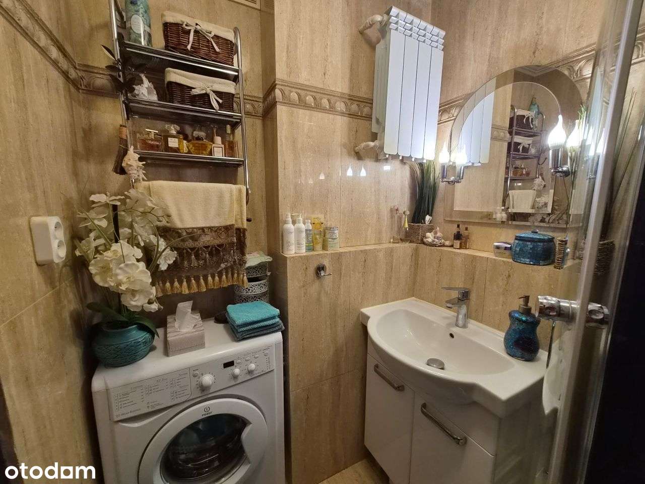 Klasyczna elegancja, dużo przestrzeni i gotowe do zamieszkania!-17
