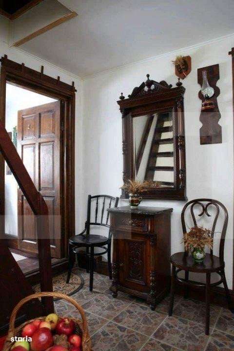 Casa de 6 camere, 320 mp, teren 700 mp, zona Bran - Imagine principală: 5/11