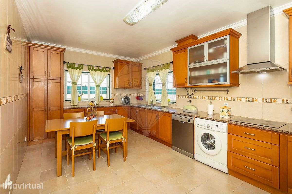 Moradia T4 para venda-6