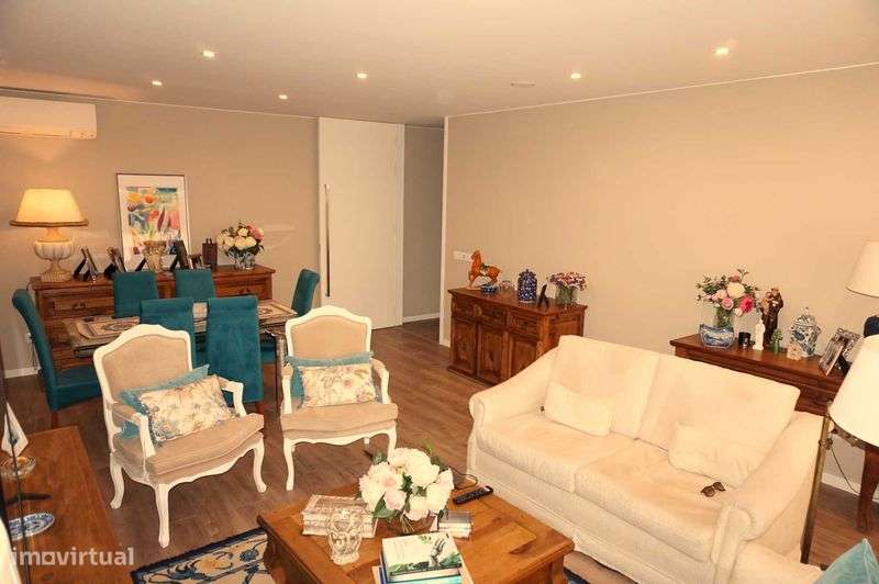 Property in União de Freguesias da cidade de Santarém, Santarém