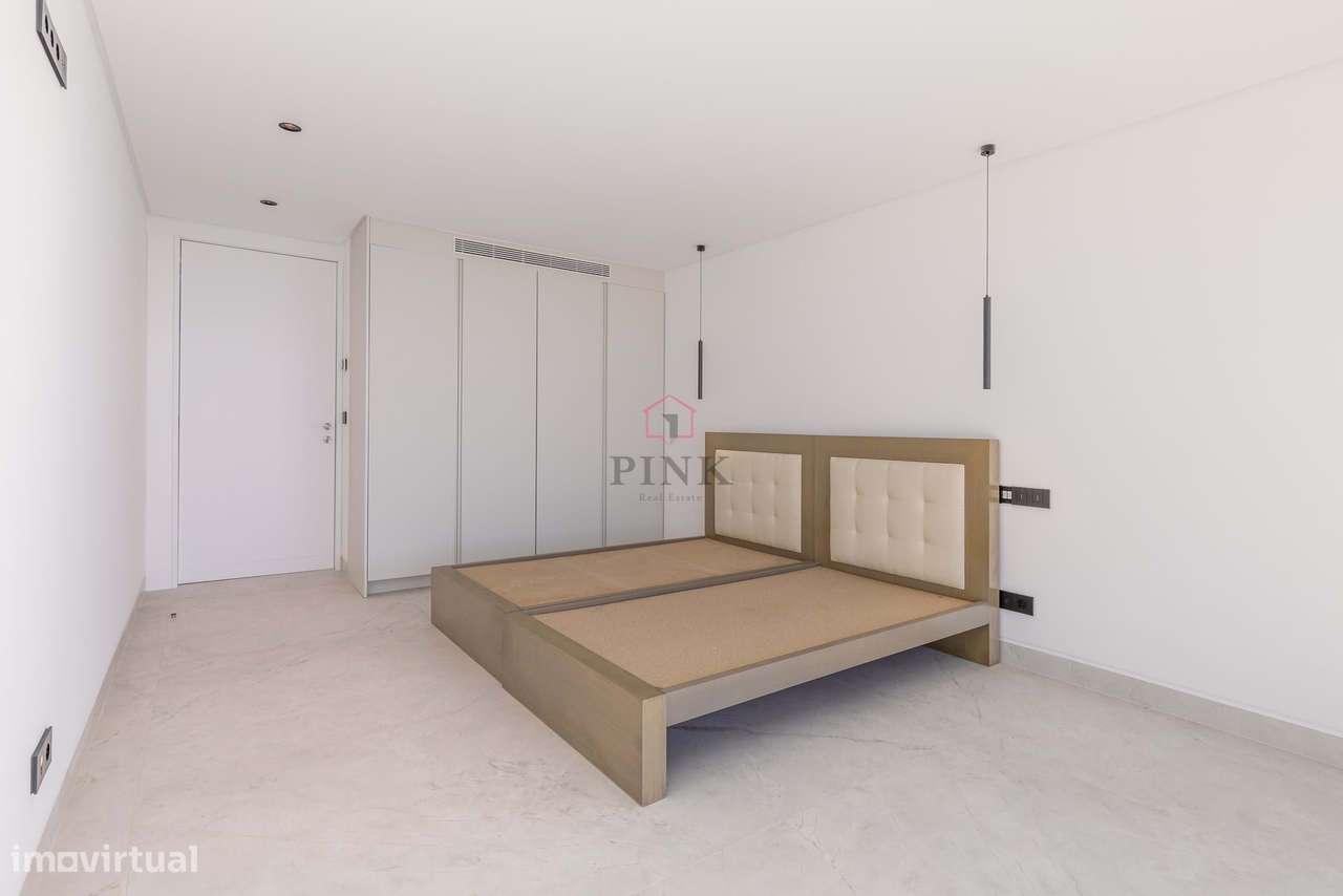 Moradia de Luxo com Piscina - T4 no Funchal-50