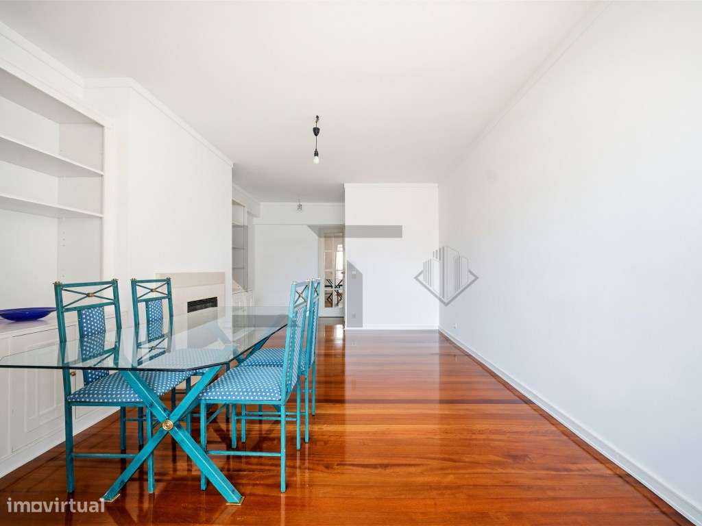 Incrível Apartamento T2 para Arrendamento com Vista Mar, Condomínio... - Grande imagem: 3/17