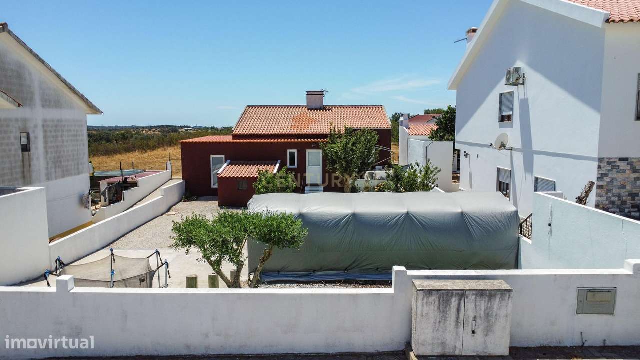 Moradia T2 Renovada com Quintal e Jardim – O Refúgio Ideal para Viver-28