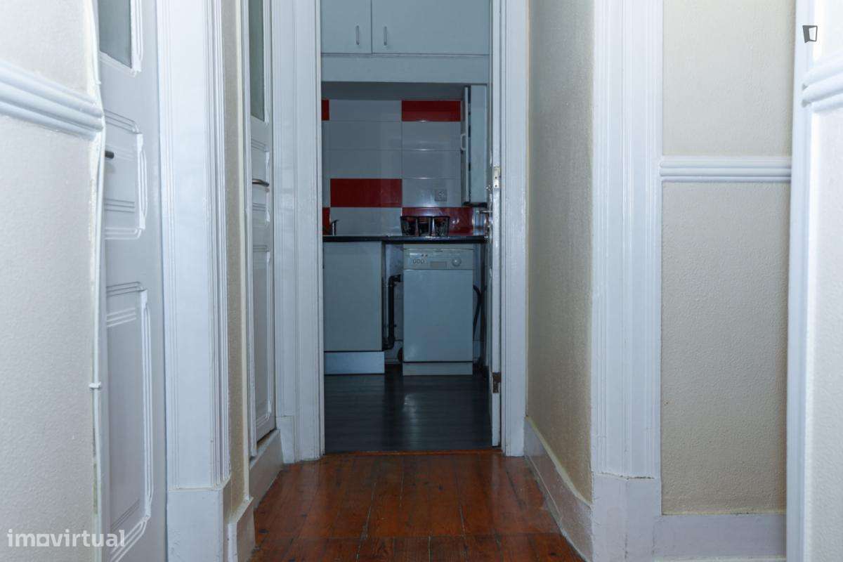 Quarto - localizado em Benfica Lisbon - Grande imagem: 4/6