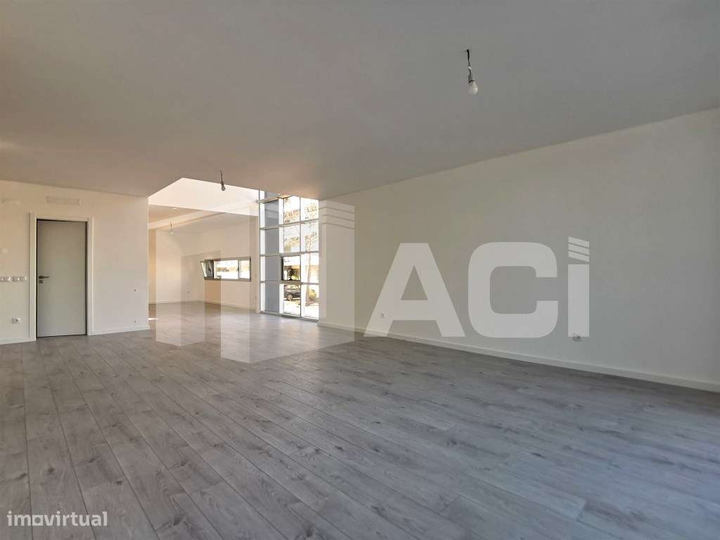 Magnífica Moradia T6 no Centro de Leiria - Grande imagem: 4/52