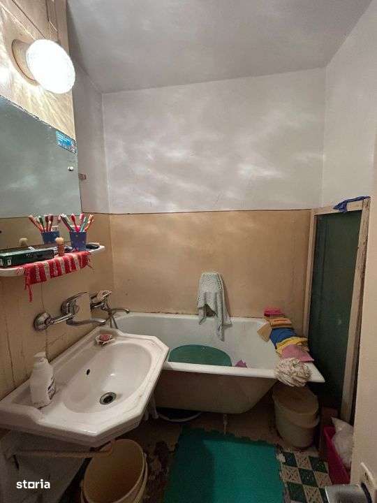 - Apartament 2 camere confort 1 Calarasilor Viziru, etaj intermediar - Imagine principală: 4/4