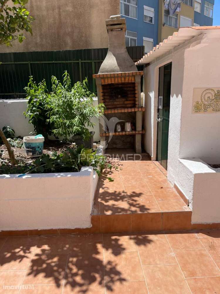 Apartamento T1+2 com Logradouro Privativo Amadora - Grande imagem: 5/21